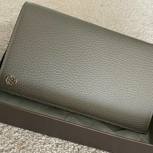 GUCCI Betty Chain Wallet Interlocking G Medium Grey
